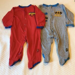 🦸🏻‍♂️ Superhero Footie Pajamas (SET OF 2)